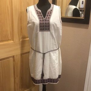 Bass women’s white dress w/embroidery trim & front design navy blue & burgundy
